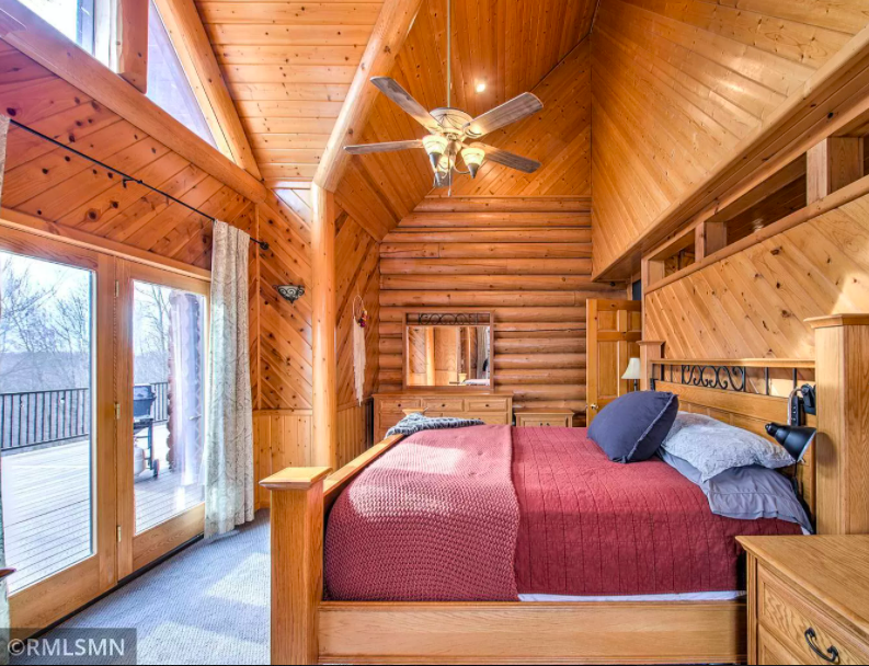 Spring Valley, Wis. loft house 5